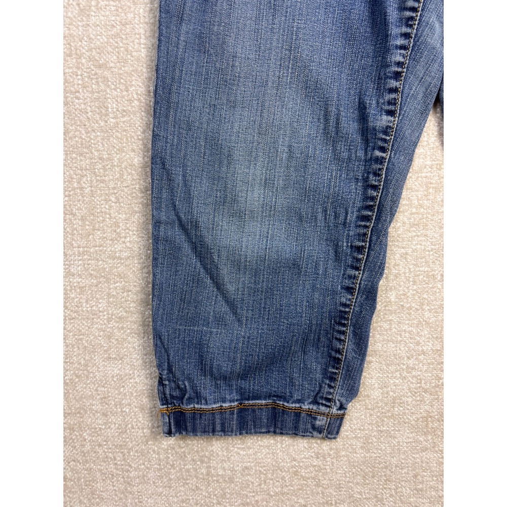 Levis 512 Perfectly Slimming Capri Jeans Womens 8 Medium Wash Denim Cropped - Picture 3 of 10